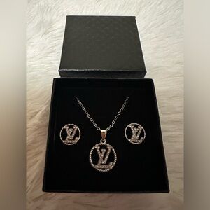Luxury Fashion Jewelry Set Silver-tone LV Style